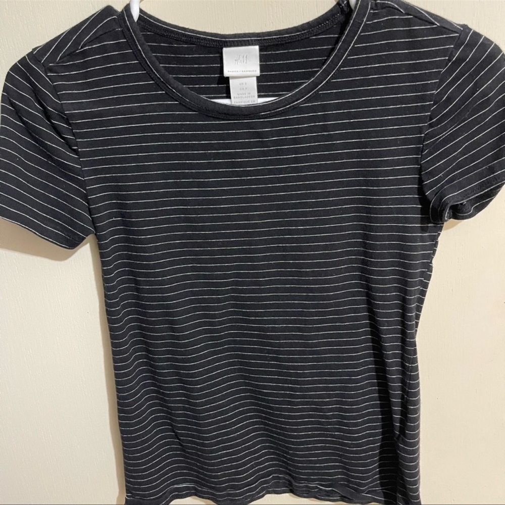 striped shirt sleeve tee
